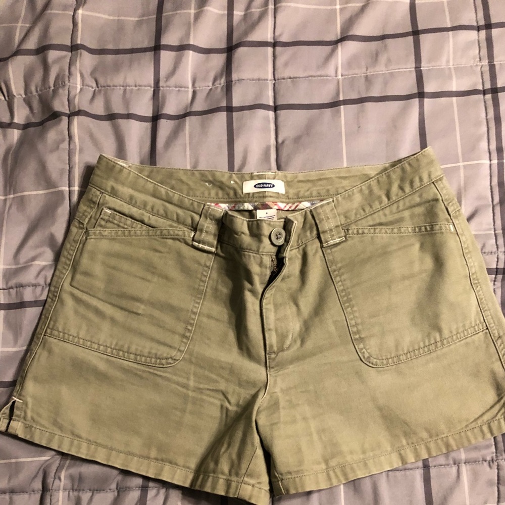 Old Navy ladies shorts light green/gray